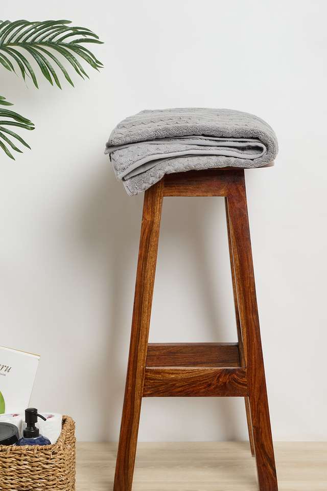 Noah-Jacq-Bath-Towel-70x140-Grey