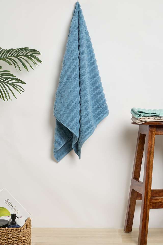 Noah-Jacq-Bath-Towel-70x140-Blue