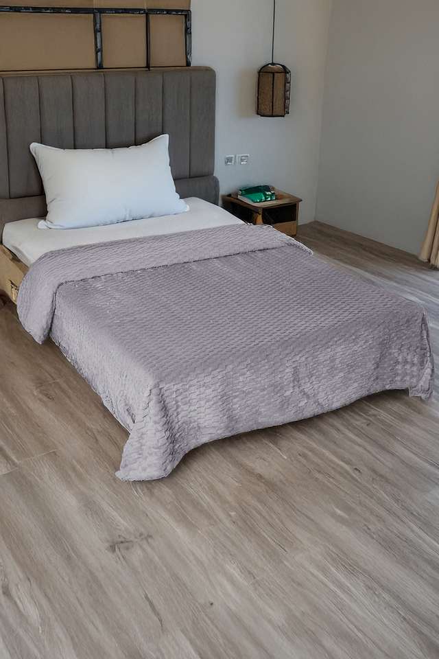 Noah-Geo-Plush-Single-Blanket-Grey-1.5X2.2-M