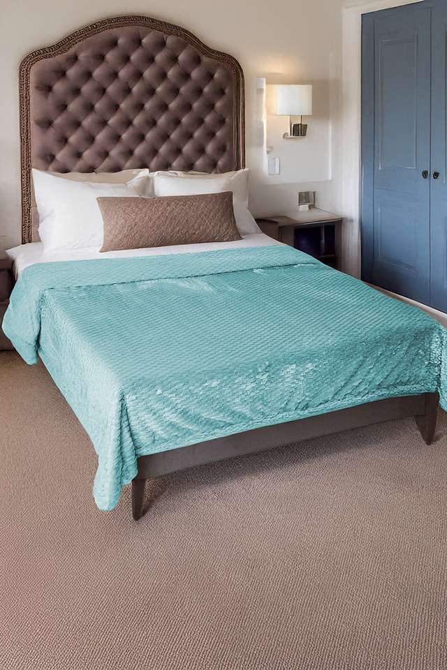 Noah-Geo-Plush-Double-Blanket-Aqua-2.2X2.4-M