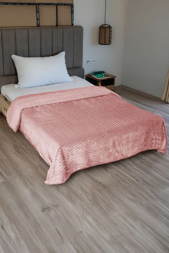 Noah-Geo-Plush-Single-Blanket-Blush-1.5X2.2-M