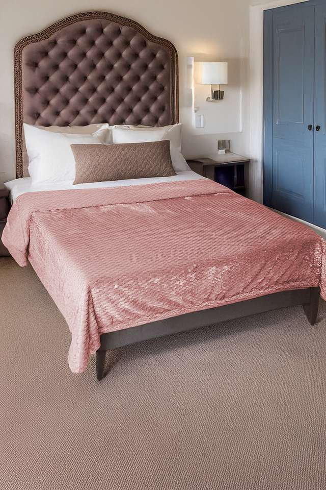 Noah-Geo-Plush-Double-Blanket-Blush-2.2X2.4-M