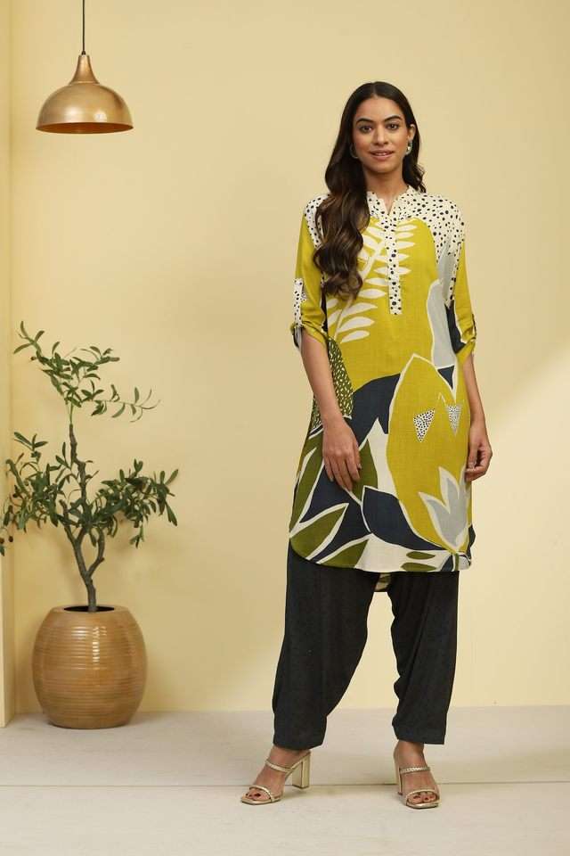 Printed-Rayon-Round-Neck-Women-s-Kurta-Set