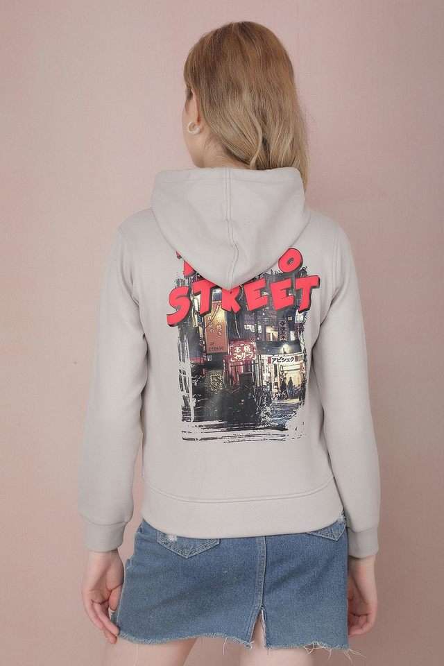Graphic-Print-Hooded-Polyester-Women-Sweatshirt
