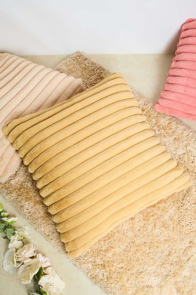 Blaire-Ribbed-Fur-Taupe-60x60-cm-Cushion-Cover