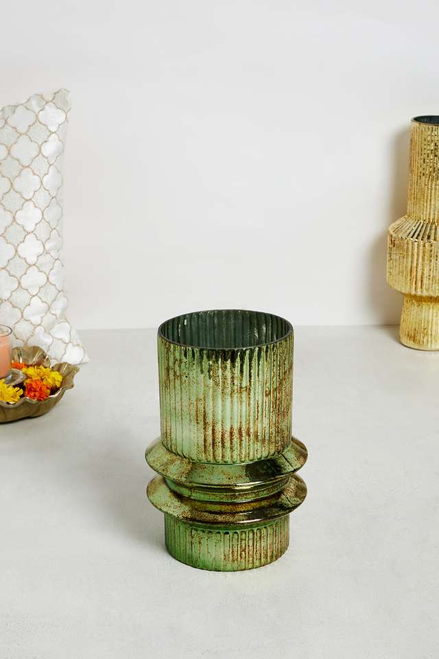 Poetic-Botanicals-Gold-Rib-Stout-Vase