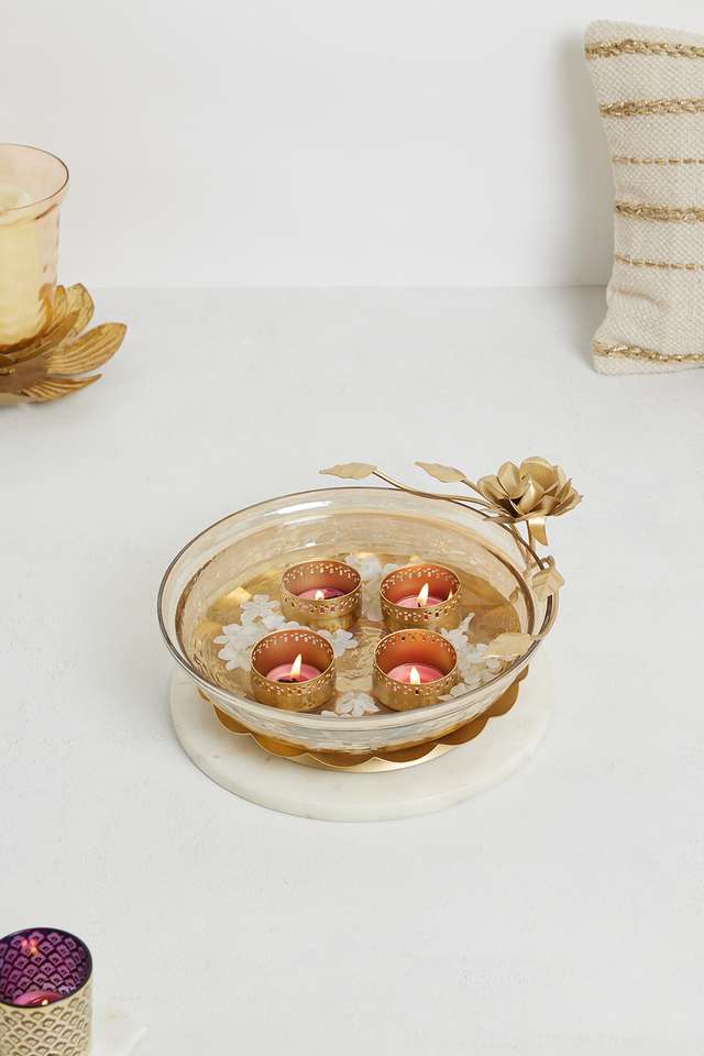 Grace-Urli-With-Floating-Metal-Tlights