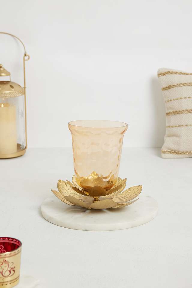 Grace-Lotus-Hurricane-On-Stand