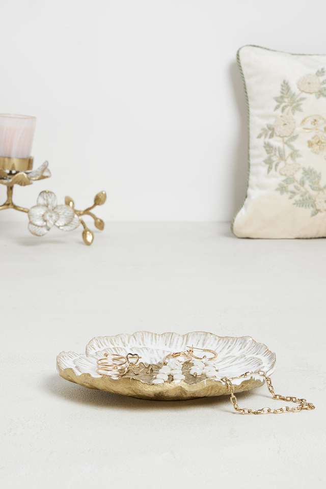 Poetic-Botanical-Enamel-Platter