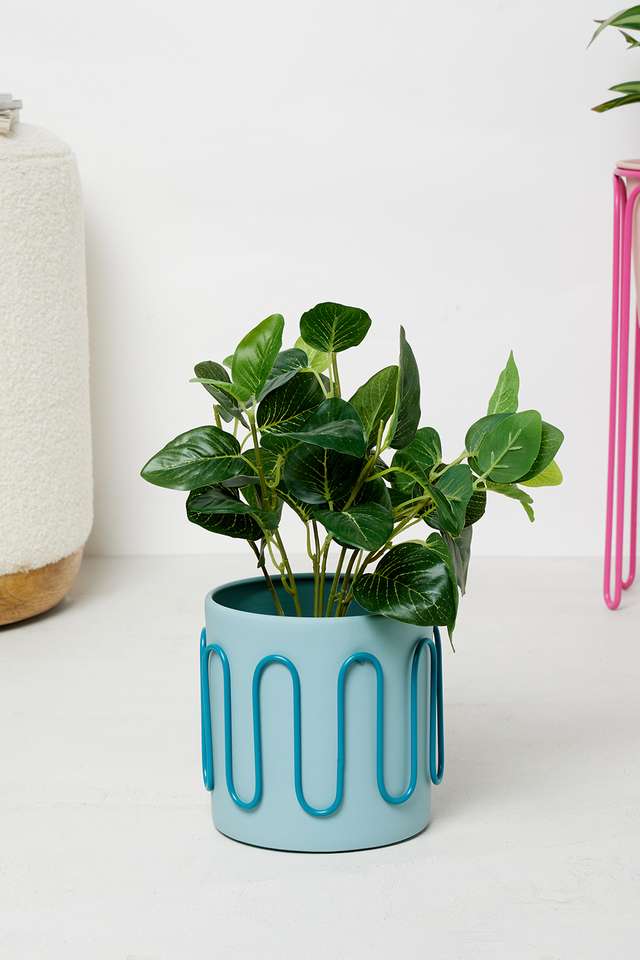 Bold-Boho-Metal-&-Wire-Planter