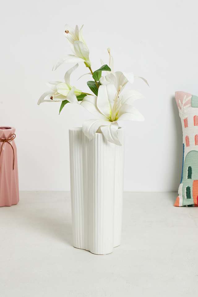 Bold-Boho-Ogreen-Scallop-Vase