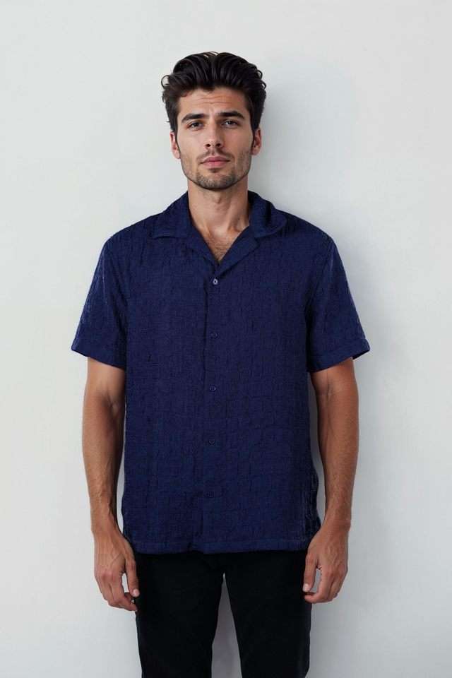 Textured-Polyester-Regular-Fit-Men-s-Casual-Wear-Shirt