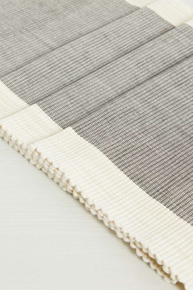 Totem-Ribbed-Grey-Runner