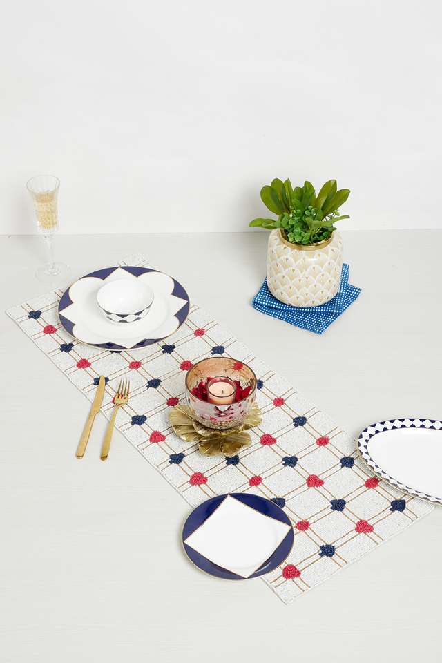 Solitaire-Grid-Beaded-Runr-White-33X90-cm