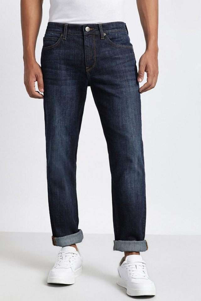 Light-Wash-Blended-Fabric-Tapered-Fit-Men-s-Jeans
