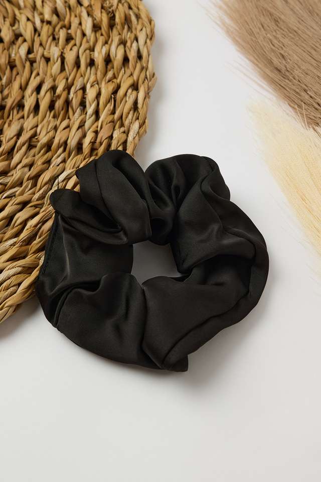 Hair-Scrunchy---Black