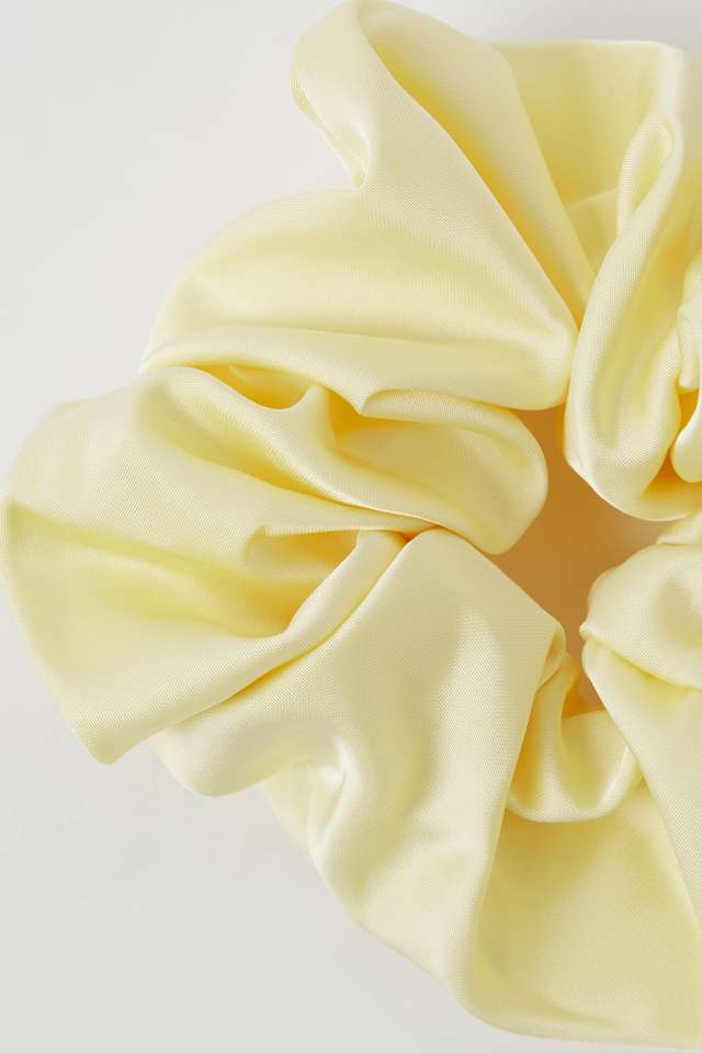 Hair-Scrunchy---Beige