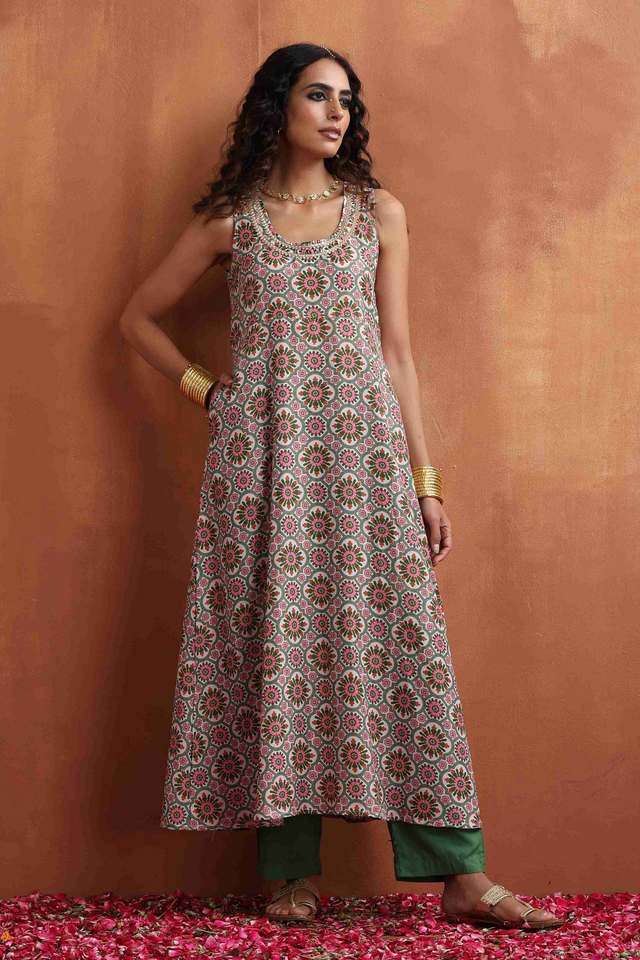 Geometric-Print-Viscose-Flared-Fit-Women-s-Kurta-Set