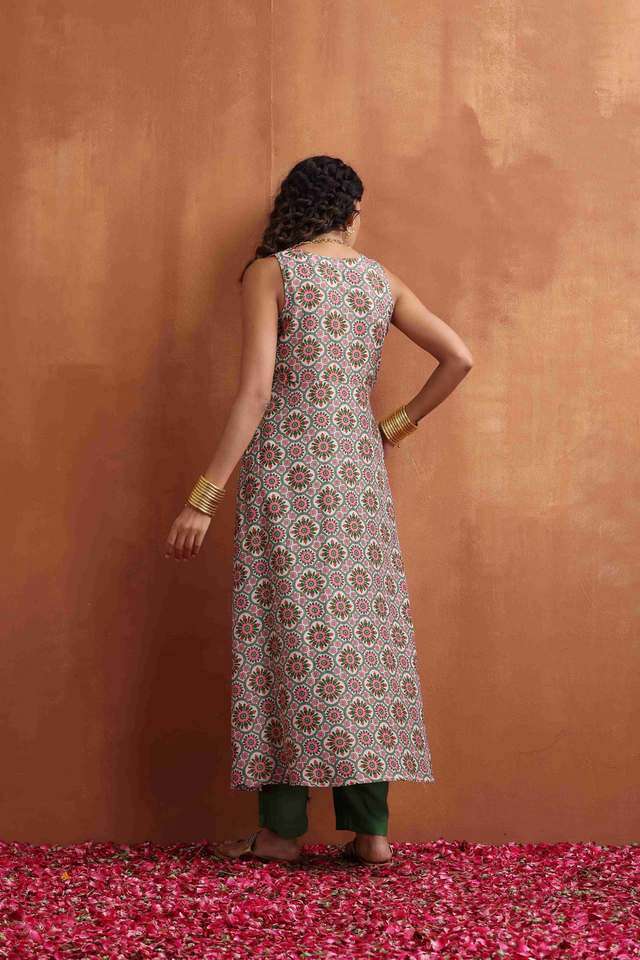 Geometric-Print-Viscose-Flared-Fit-Women-s-Kurta-Set