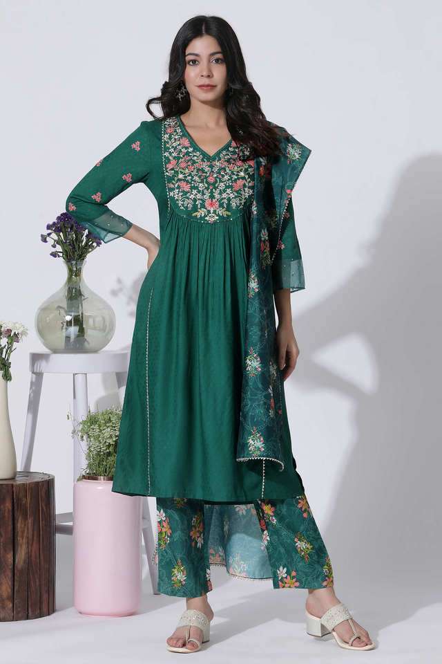 Embroidered-Viscose-Round-Neck-Women-s-Kurta-Set