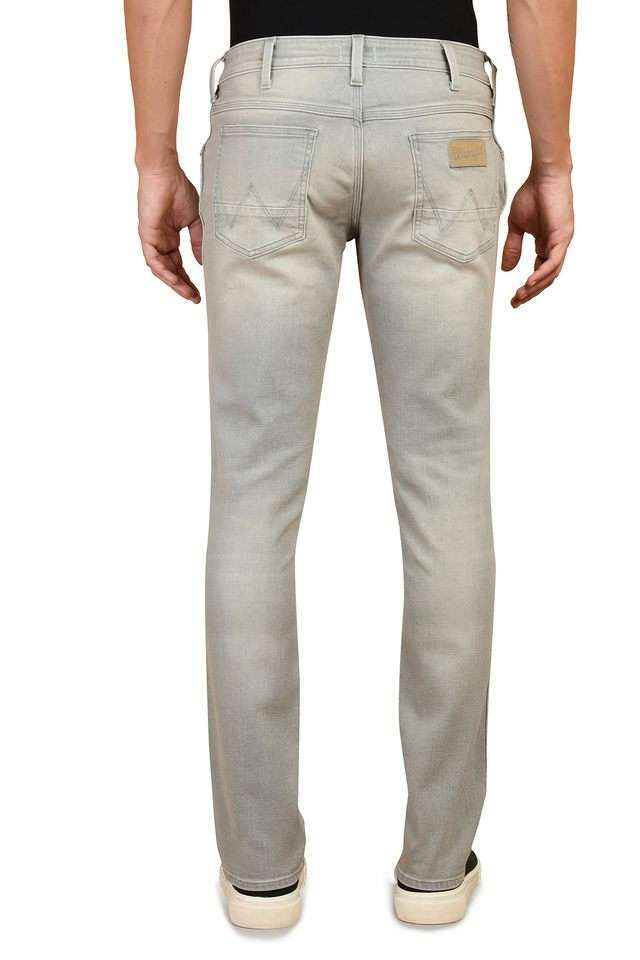 Light-Wash-Blended-Fabric-Tapered-Fit-Men-s-Jeans