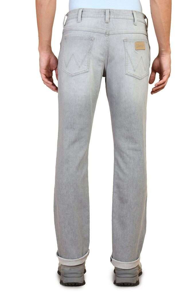 Light-Wash-Blended-Fabric-Regular-Fit-Men-s-Jeans