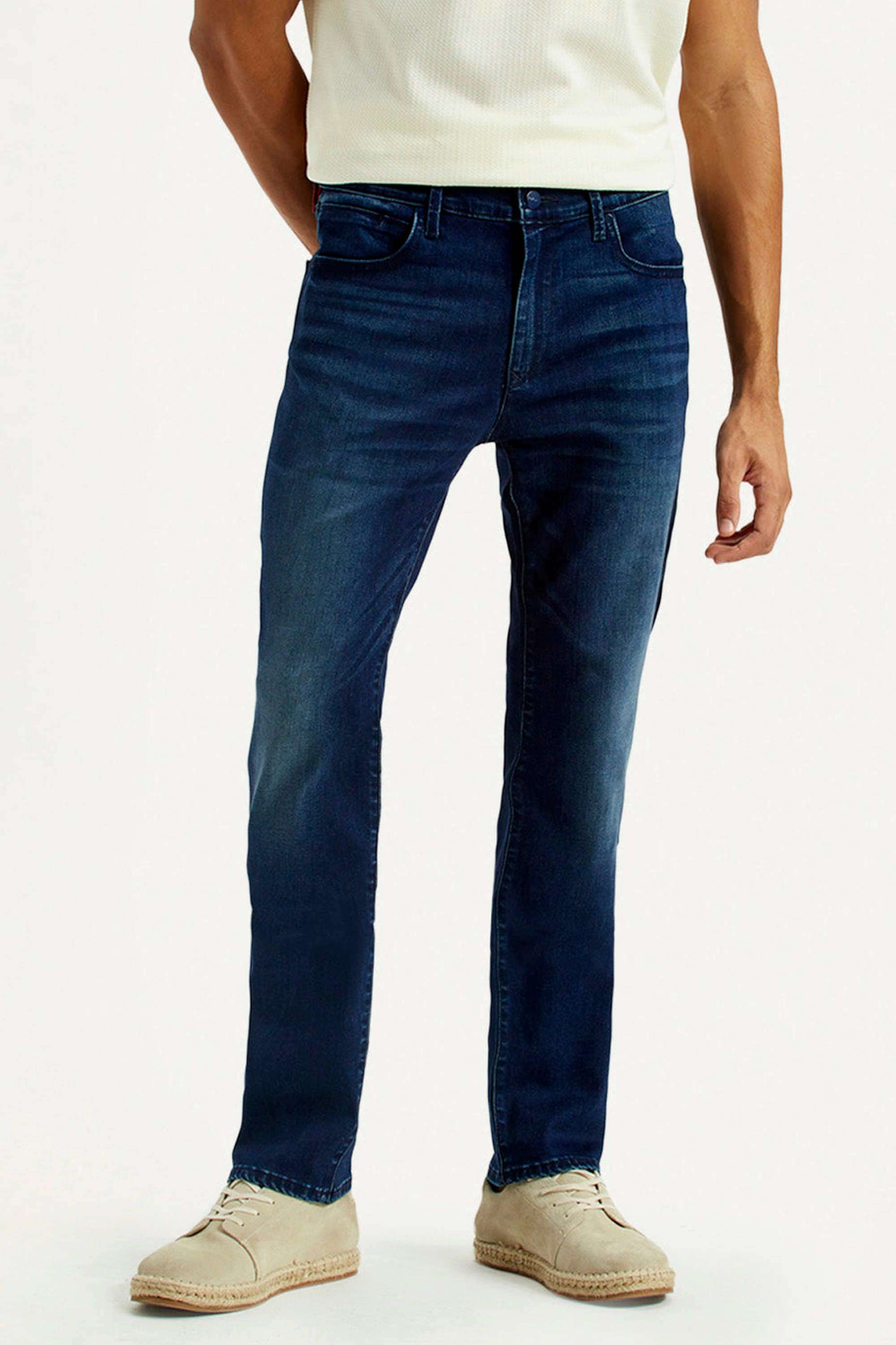 Light-Wash-Cotton-Blend-Slim-Fit-Men-s-Jeans