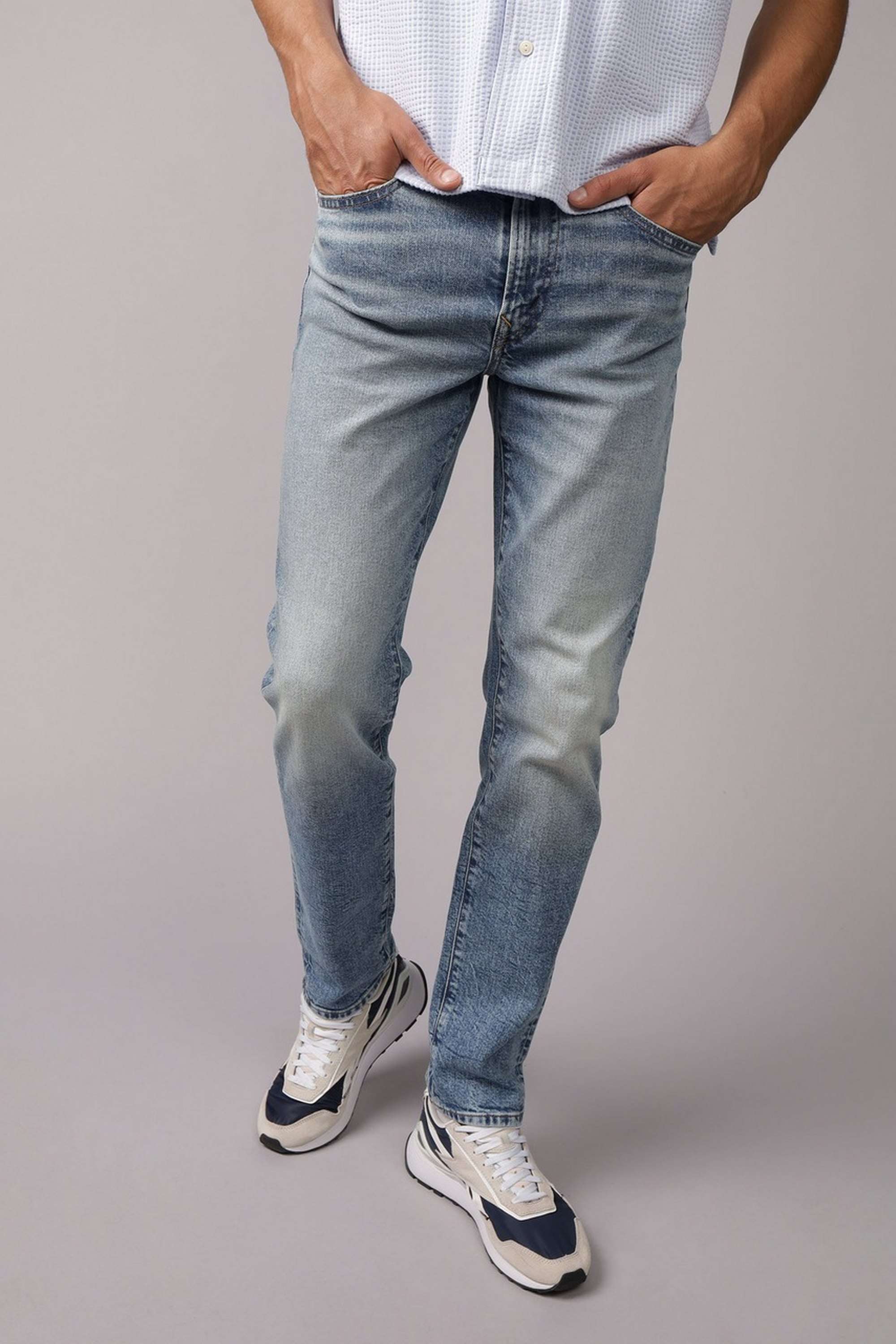 Light-Wash-Cotton-Stretch-Straight-Fit-Men-s-Jeans