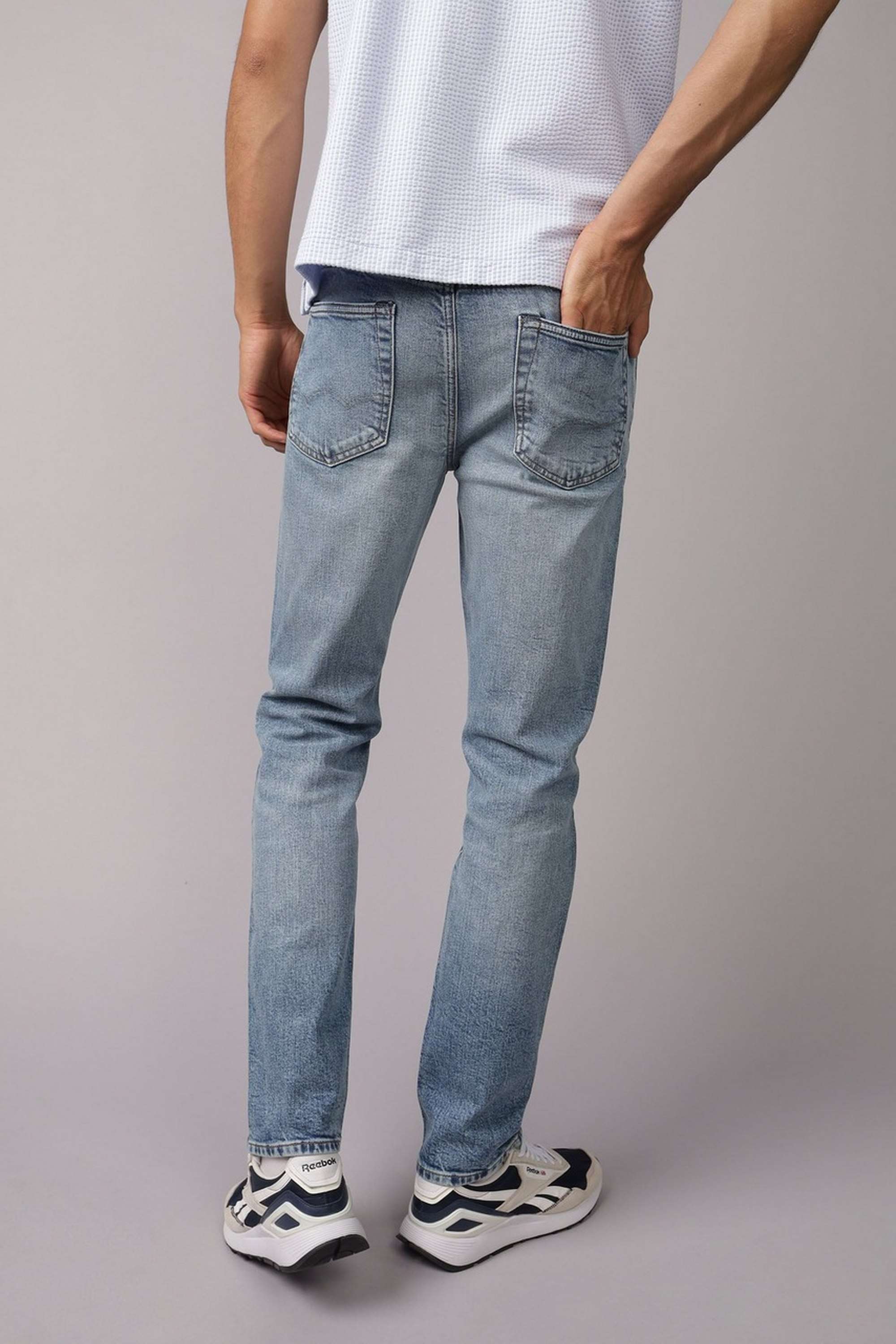 Light-Wash-Cotton-Stretch-Straight-Fit-Men-s-Jeans