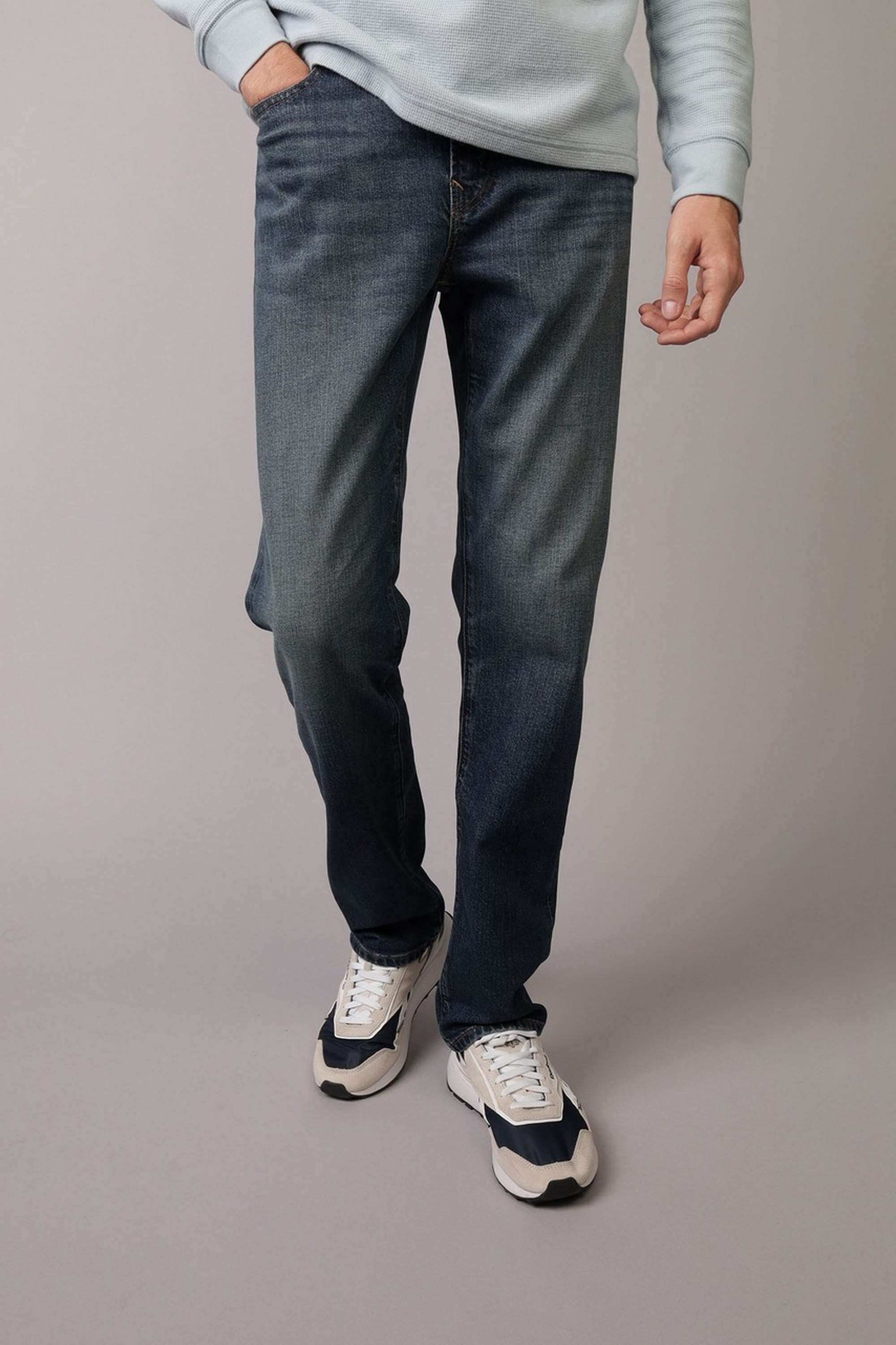 Light-Wash-Cotton-Stretch-Straight-Fit-Men-s-Jeans