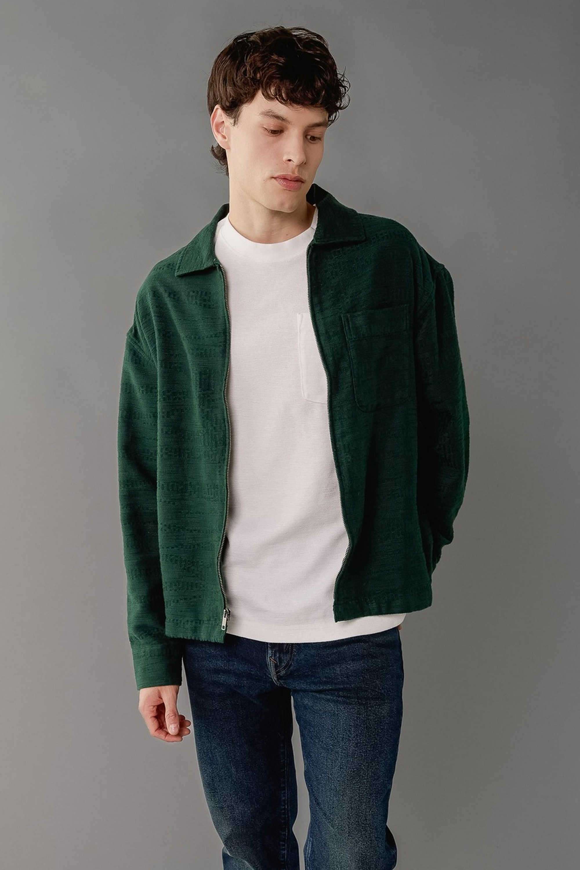 Solid-Blended-Fabric-Regular-Fit-Men-s-Casual-Shirt