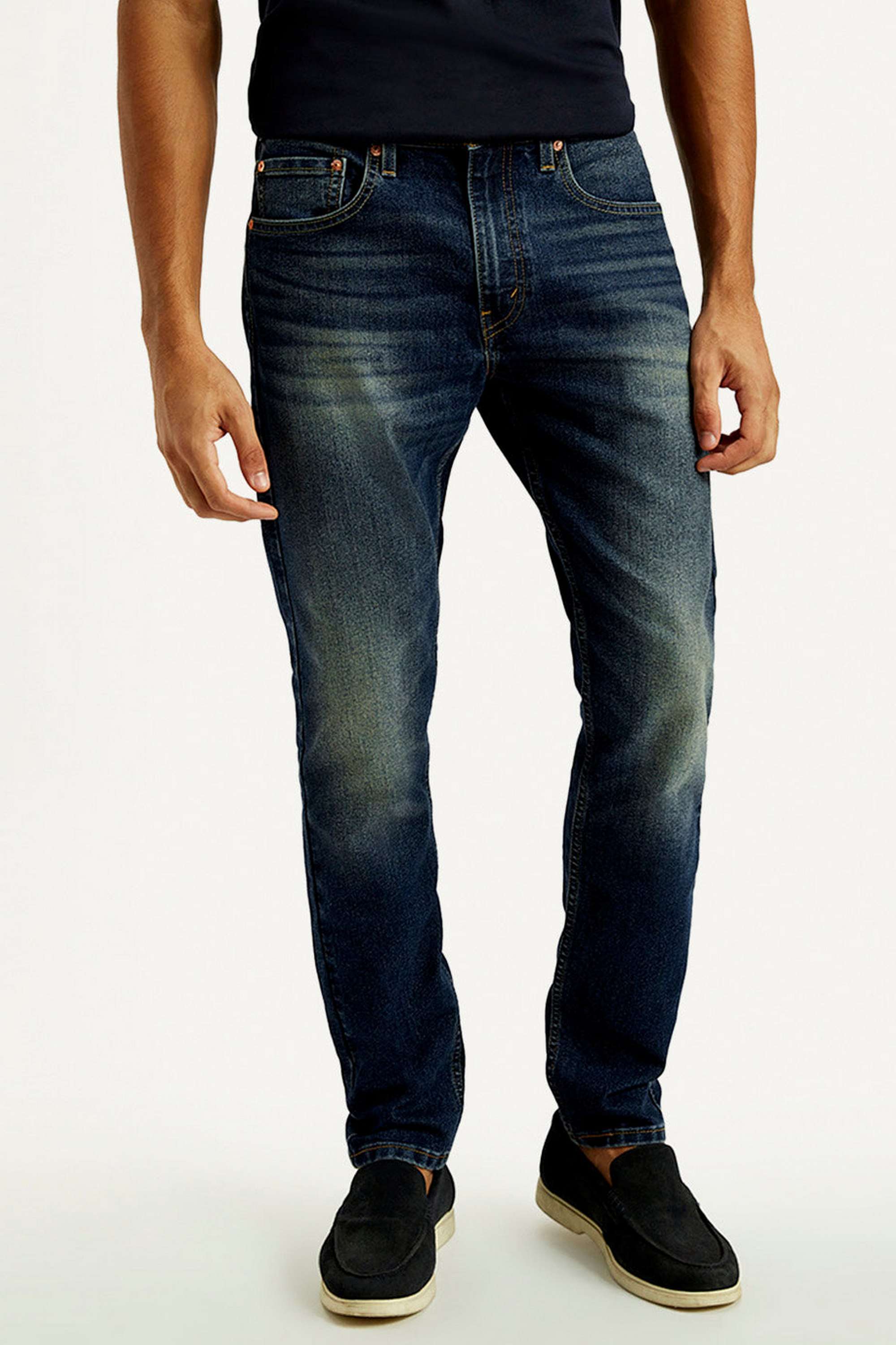 Light-Wash-Solid-Tapered-Fit-Men-s-Jeans