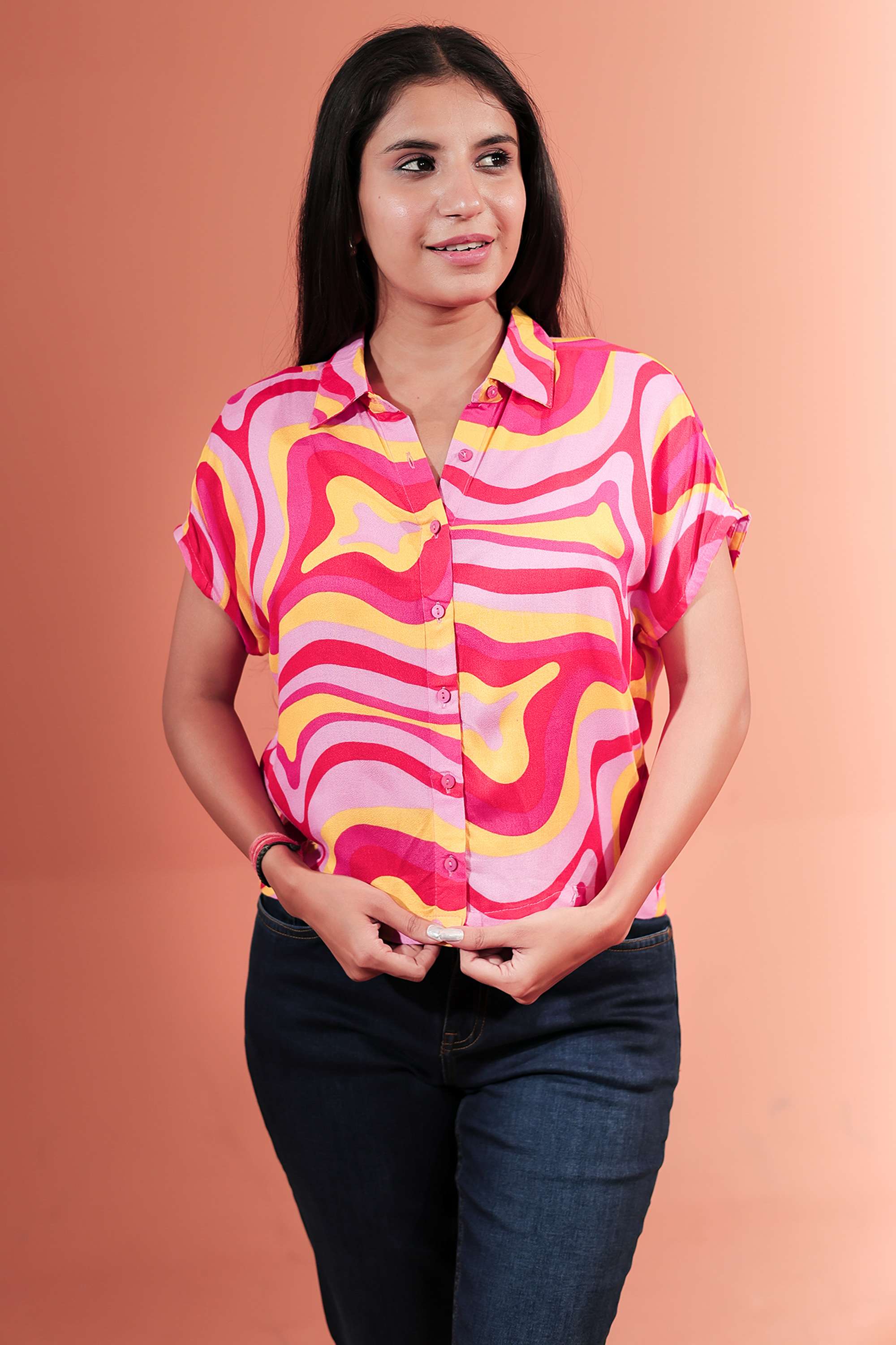 Graphic-Print-Blended-Fabric-Collared-Women-s-Shirt