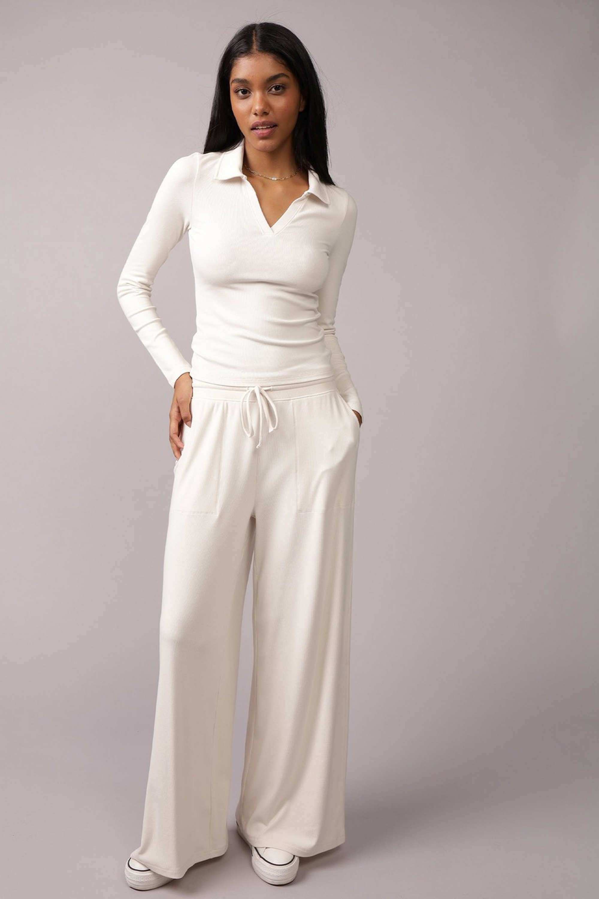 Solid-Blended-Fabric-Round-Neck-Women-s-Tops-&-Tees