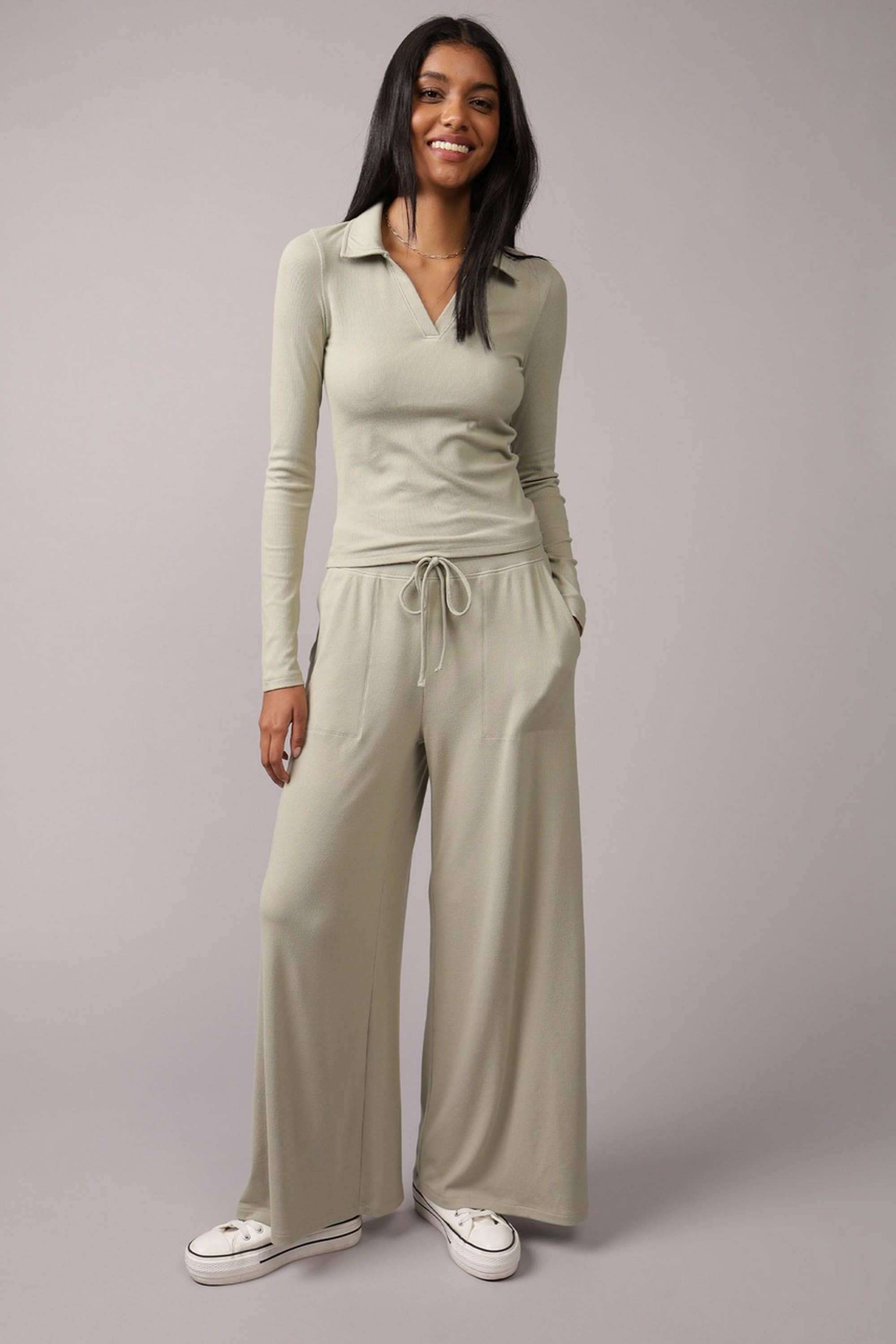 Solid-Blended-Fabric-Round-Neck-Women-s-Tops-&-Tees