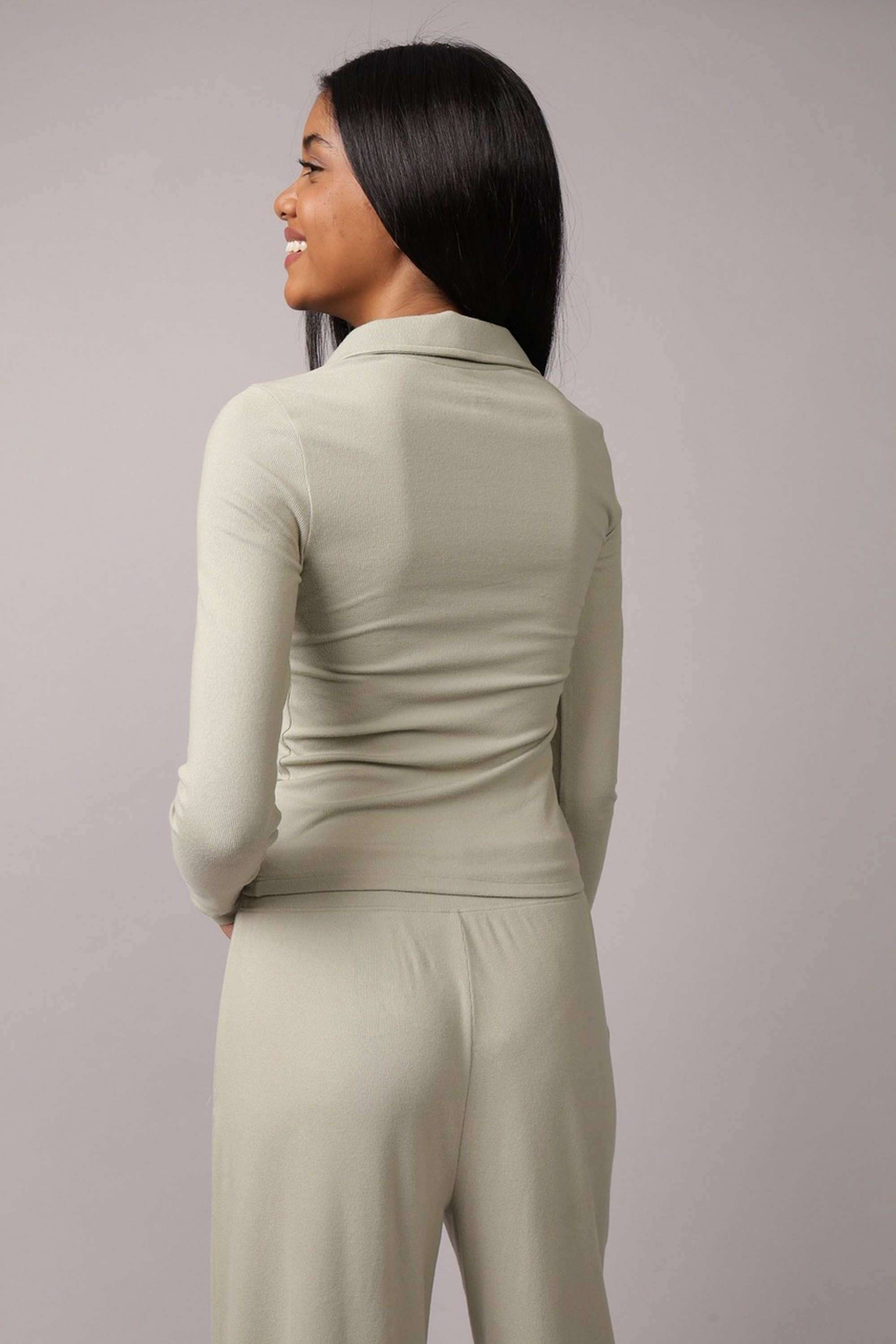 Solid-Blended-Fabric-Round-Neck-Women-s-Tops-&-Tees