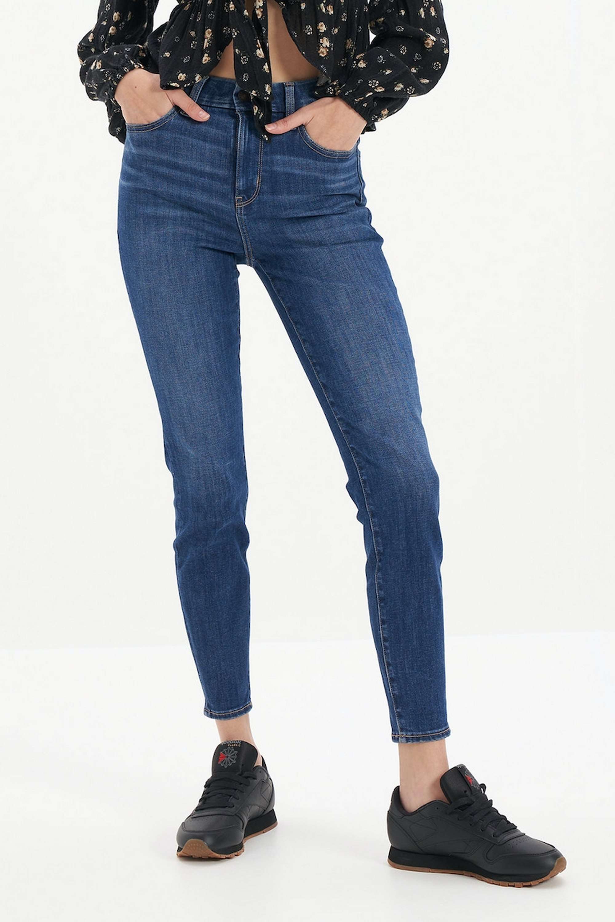 High-Rise-Blended-Fabric-Slim-Fit-Women-s-Jeans