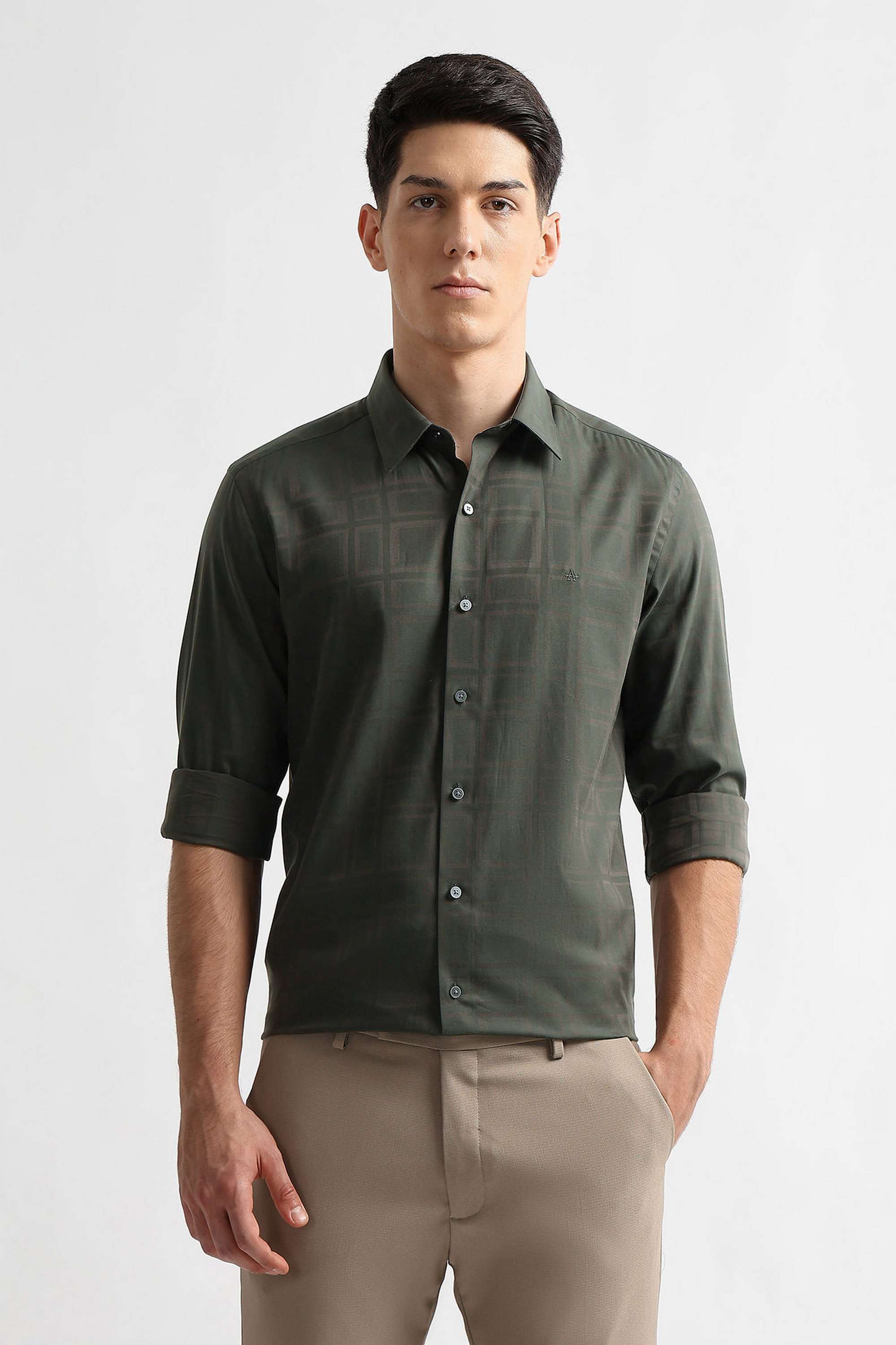 Dobby-Cotton-Blend-Slim-Fit-Men-s-Casual-Wear-Shirt