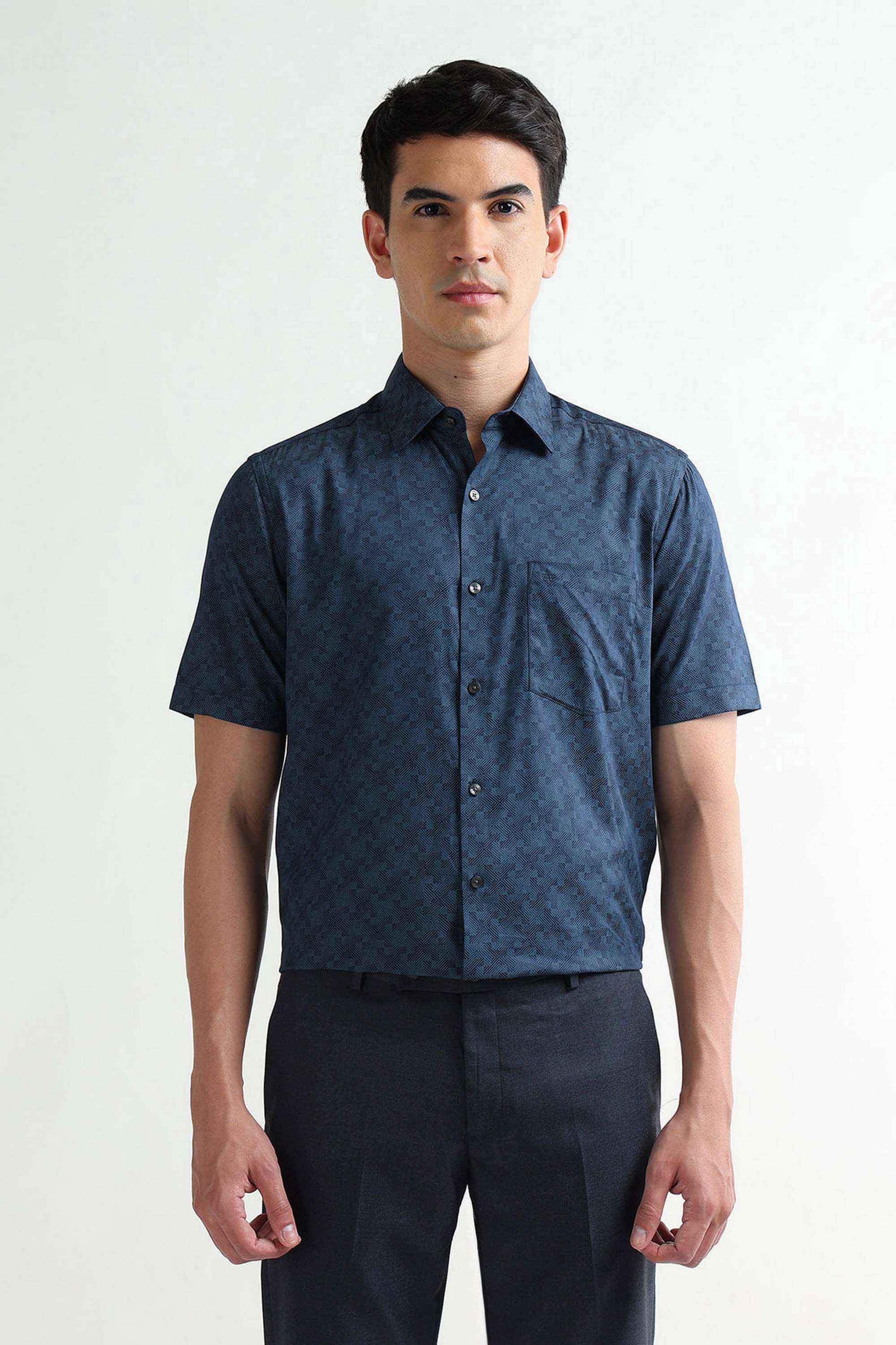 Solid-Cotton-Regular-Fit-Men-s-Casual-Wear-Shirt