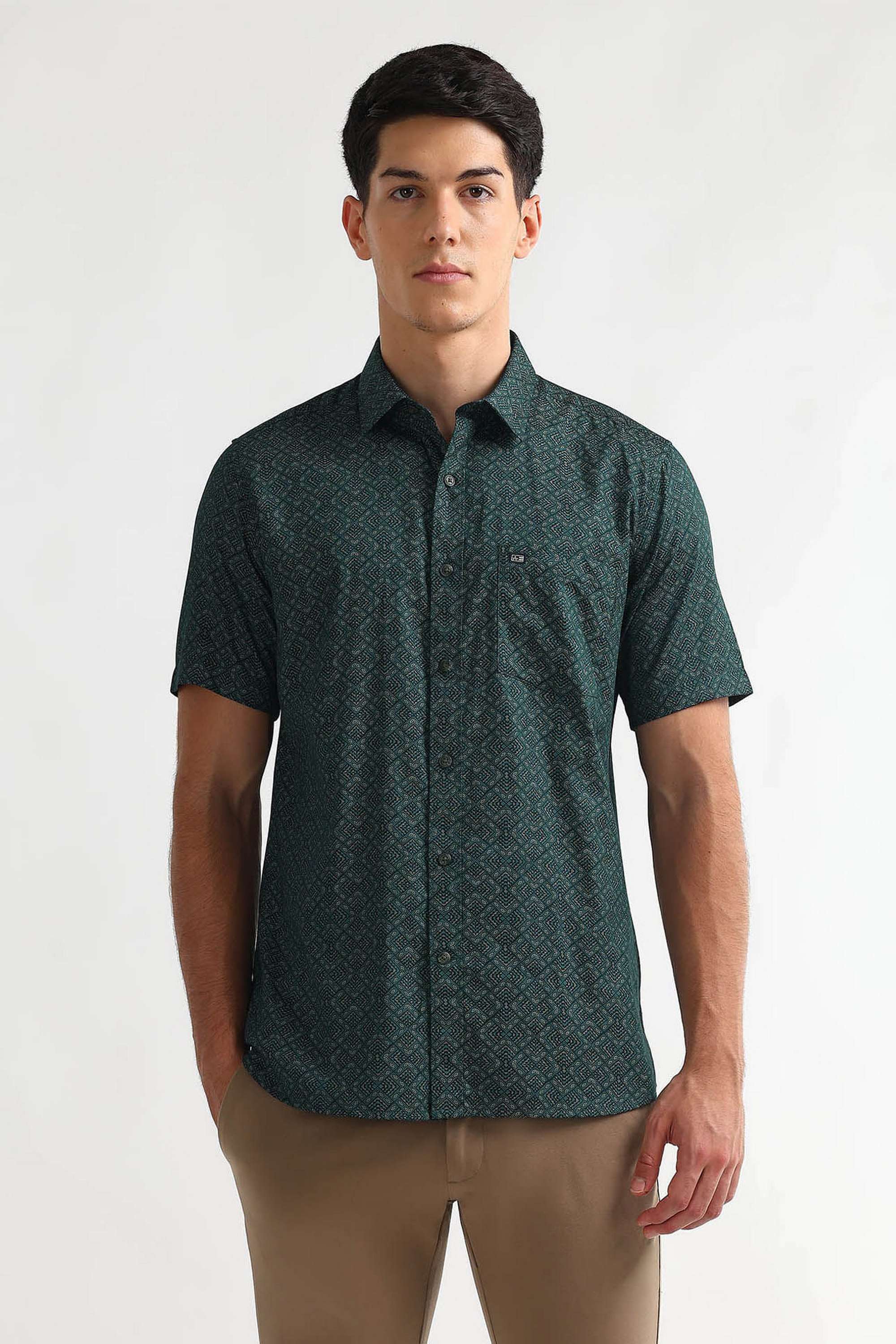 Geometric-Print-Cotton-Regular-Fit-Men-s-Casual-Wear-Shirt
