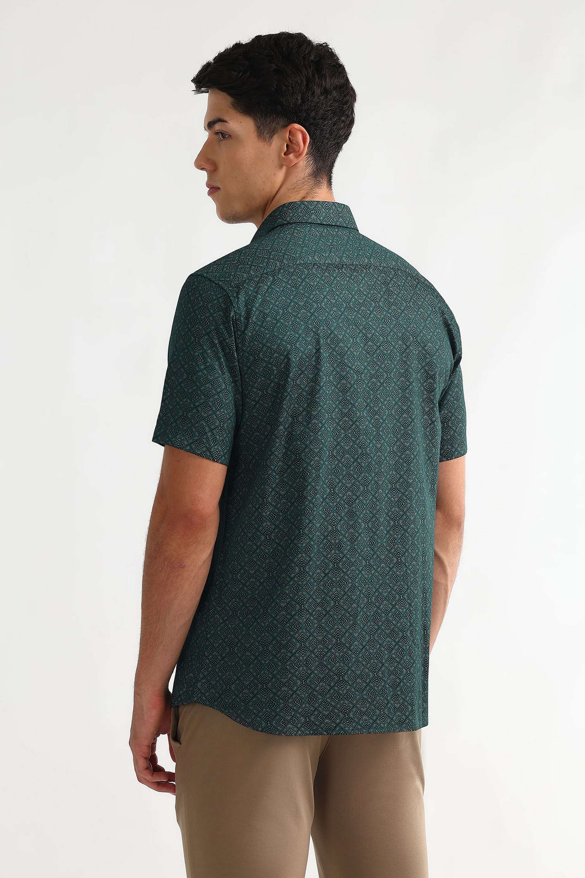 Geometric-Print-Cotton-Regular-Fit-Men-s-Casual-Wear-Shirt