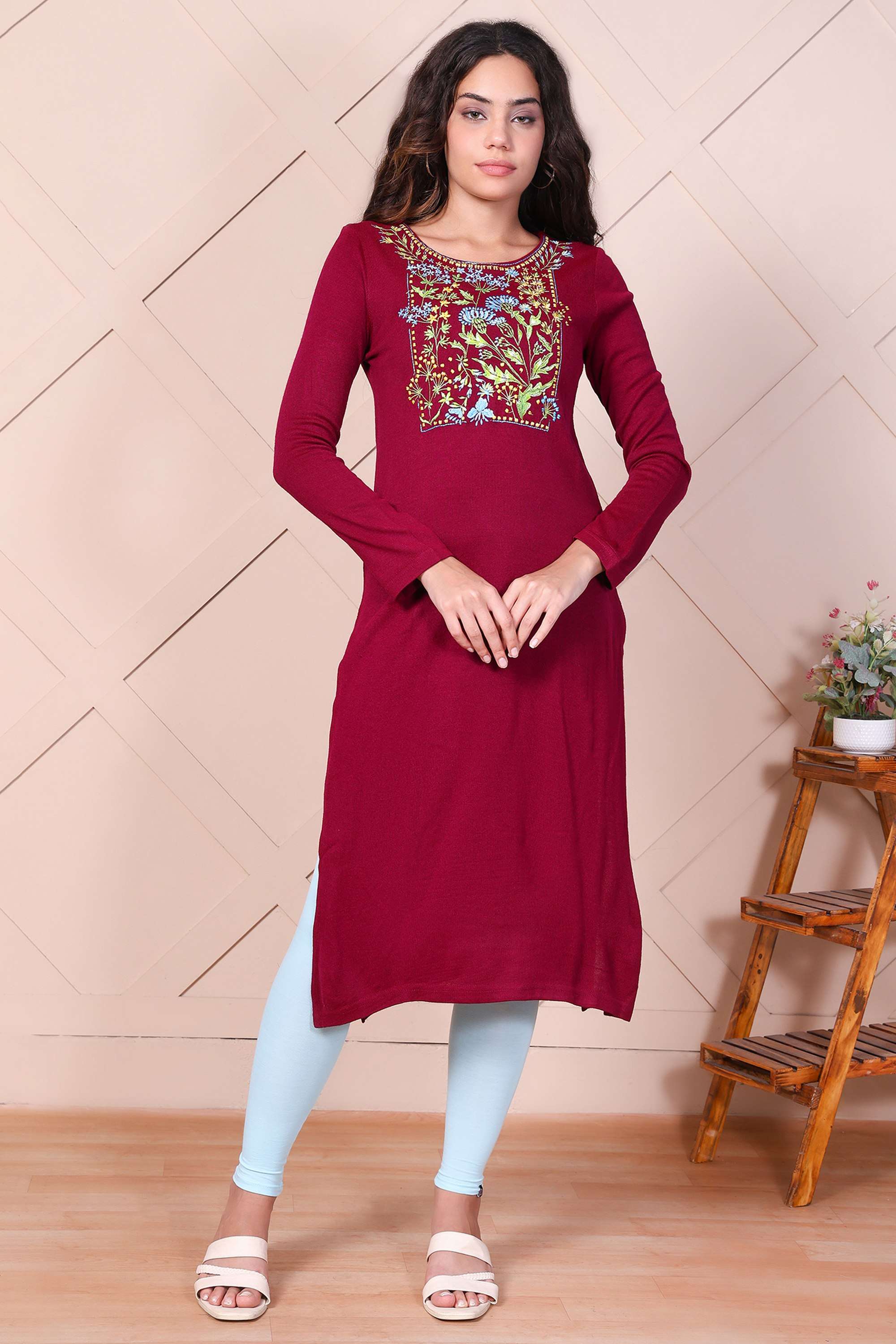 Embroidered-Acrylic-Round-Neck-Women-s-Festive-Wear-Kurta