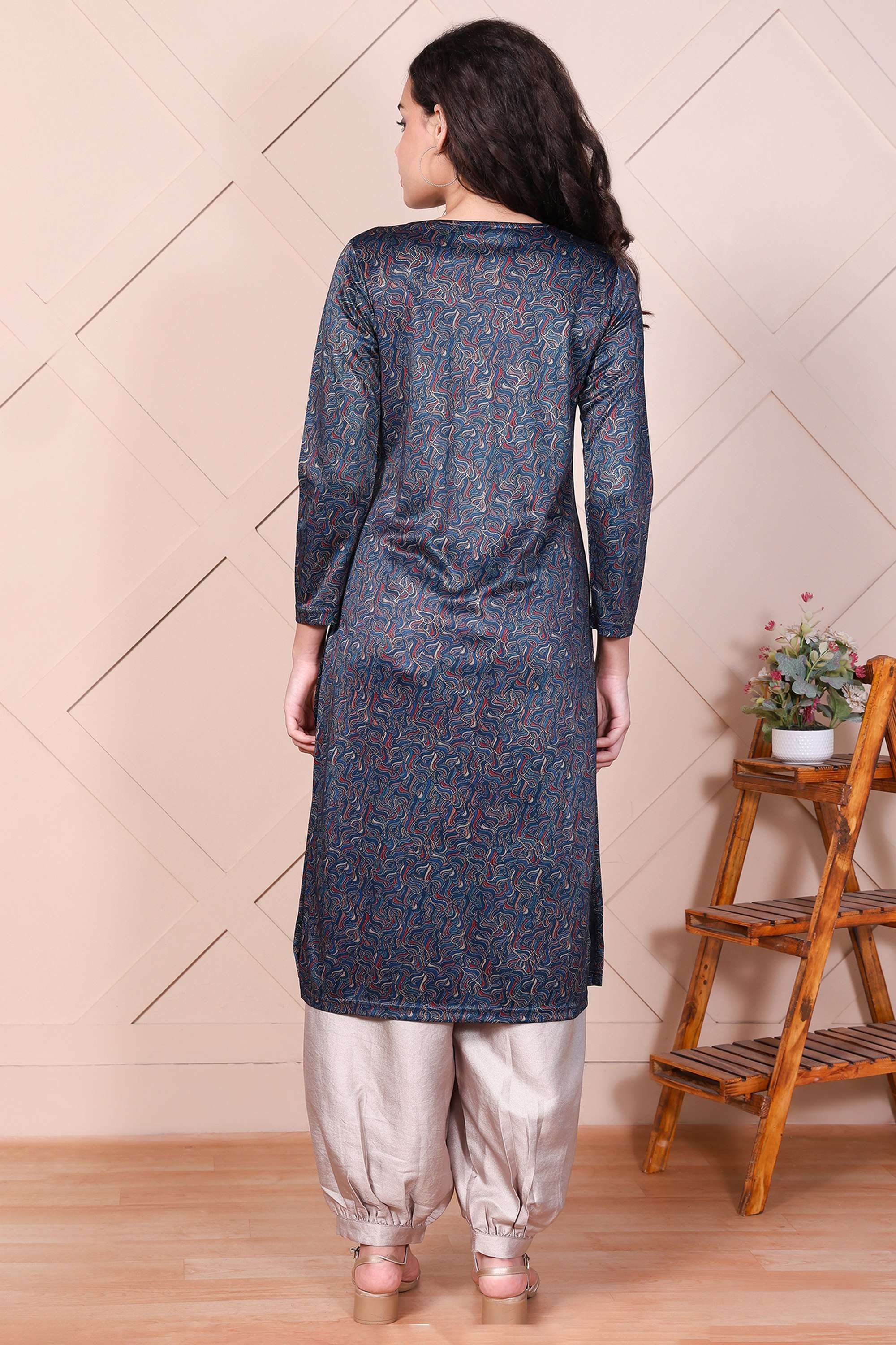 Abstract-Blended-Fabric-V-Neck-Women-s-Festive-Wear-Kurta