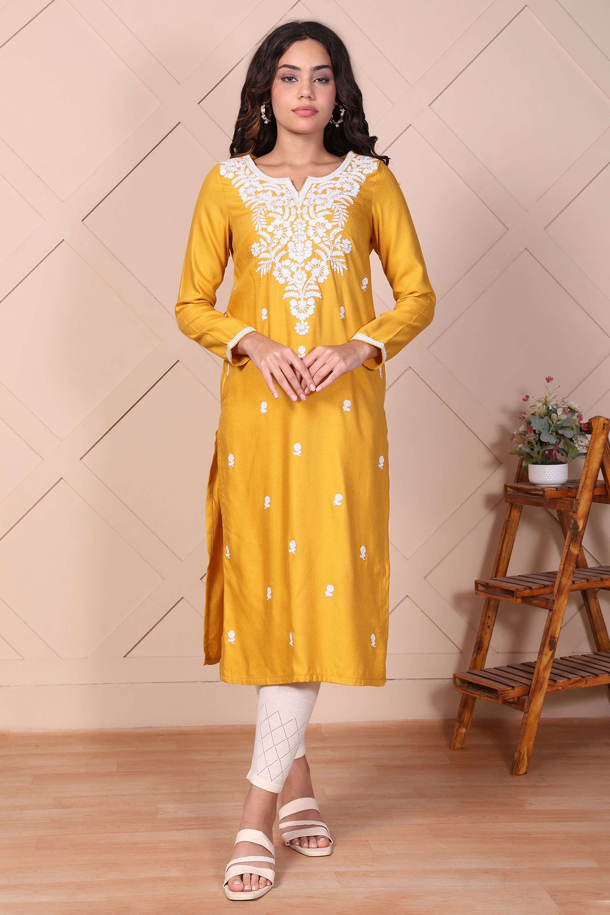 Embroidered-Blended-Fabric-Round-Neck-Women-s-Festive-Wear-Kurta