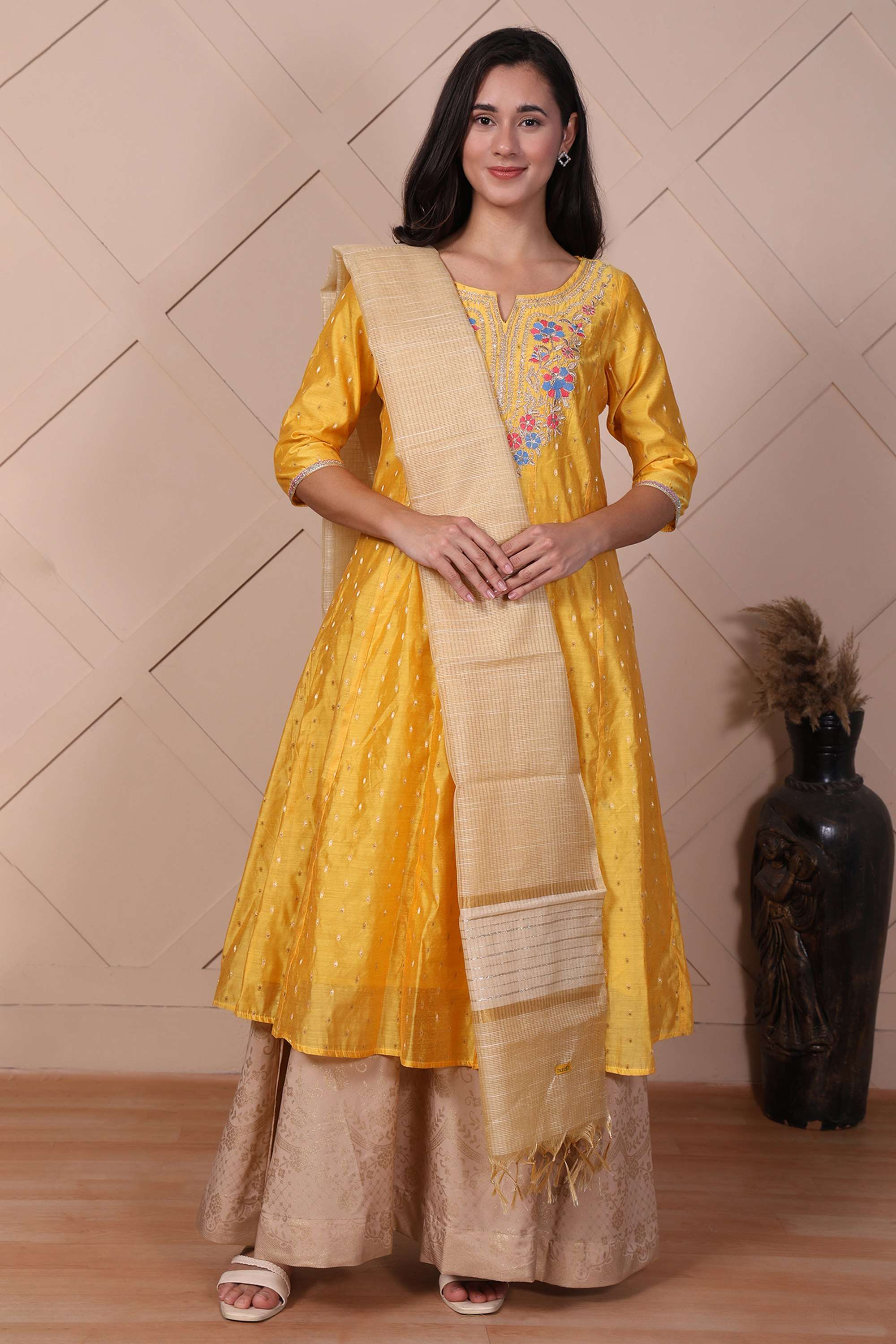 Textured-Cotton-Blend-Woven-Women-s-Dupatta