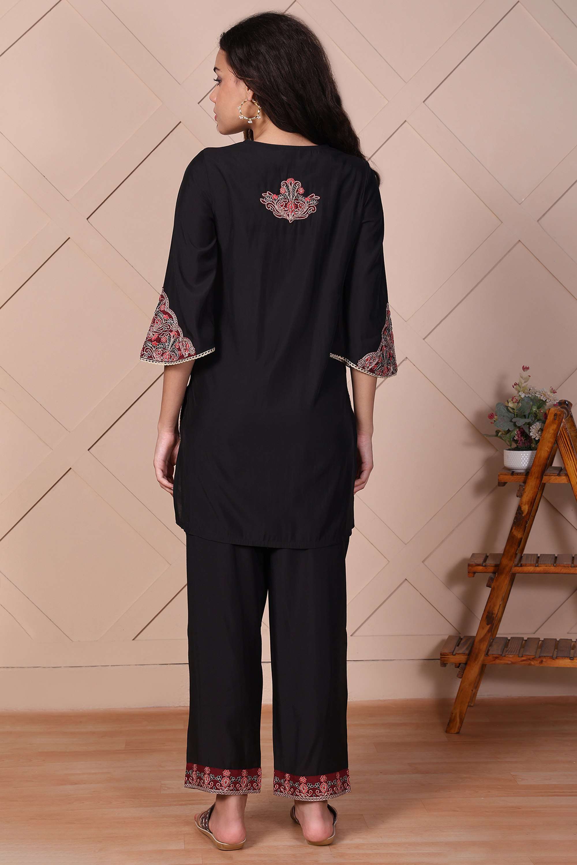 Embroidered-Viscose-Women-s-Festive-Wear-Kurta-Set