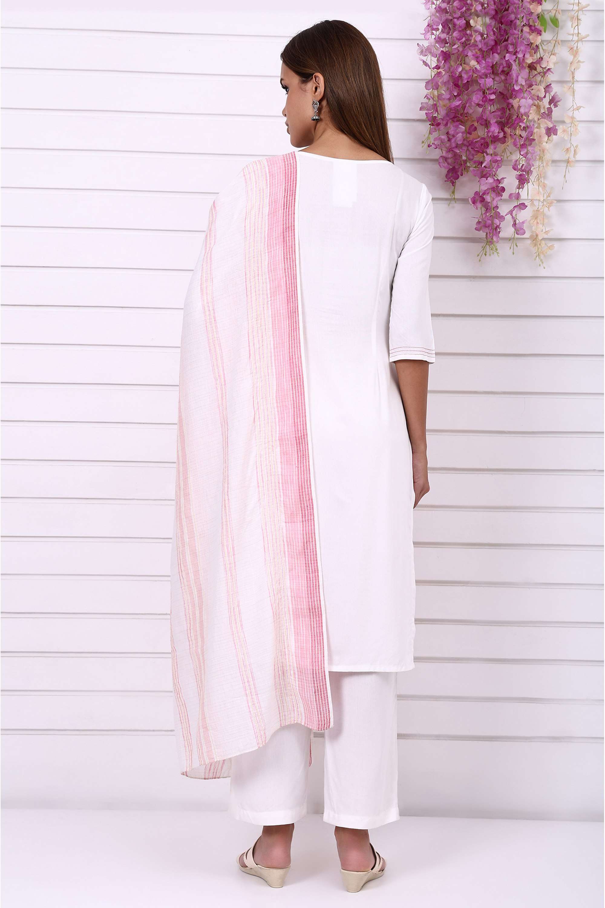 Geometric-Print-Round-Neck-Cotton-Blend-Women-Kurta-with-Pant-and-Dupatta