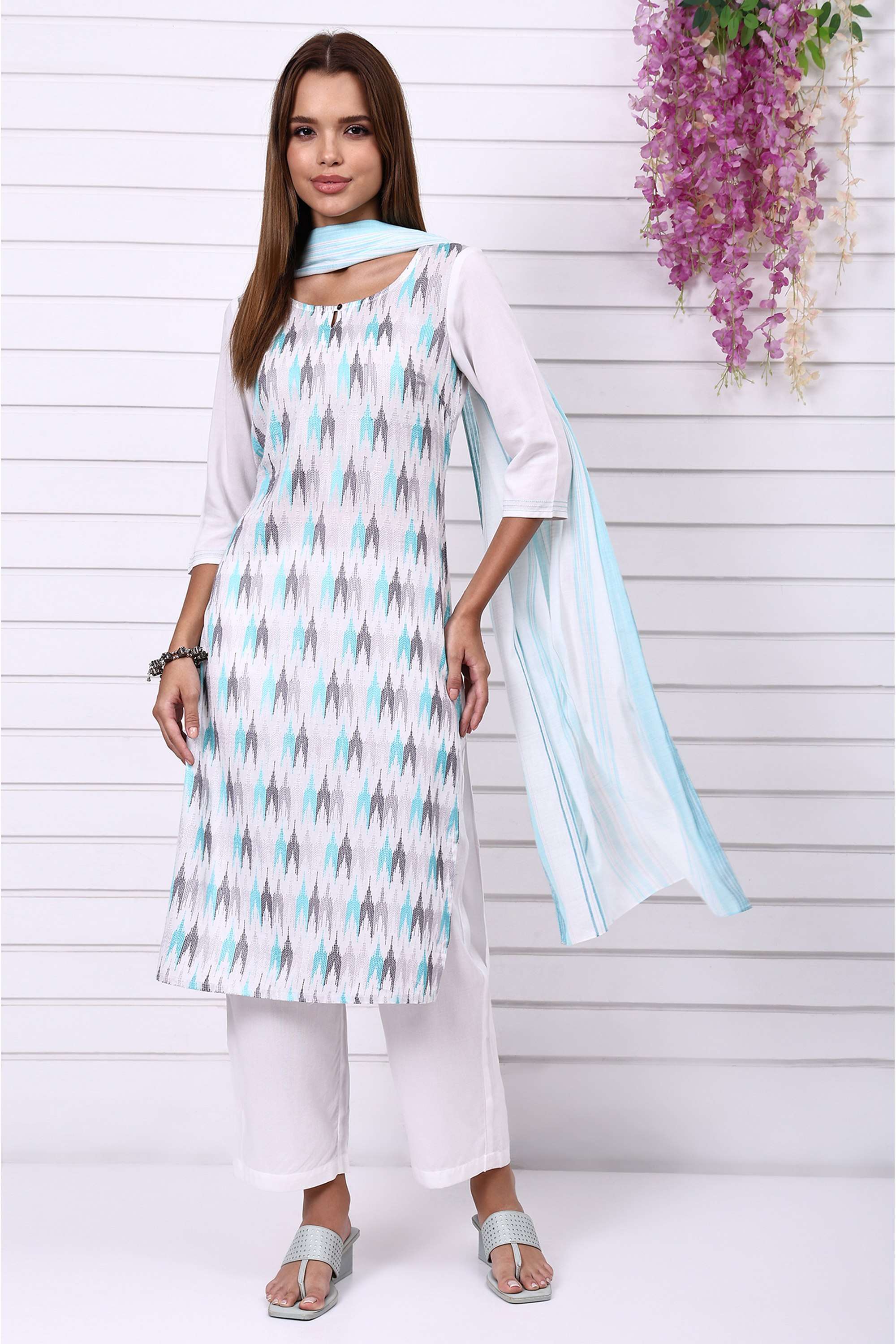 Geometric-Print-Cotton-Blend-Round-Neck-Women-s-Fusion-Wear-Kurta-Set