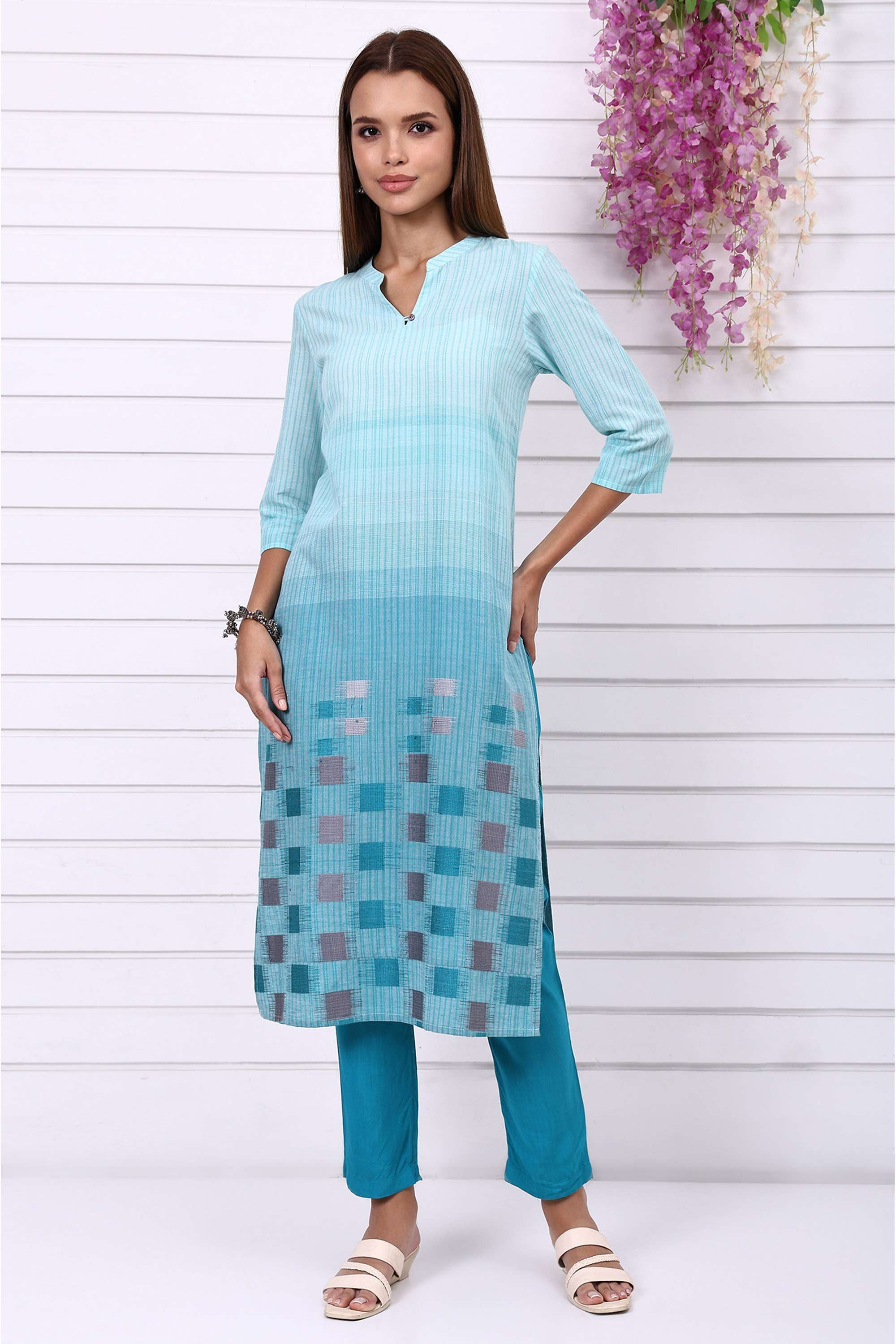 Geometric-Print-Viscose-Round-Neck-Women-s-Fusion-Wear-Kurta-Set