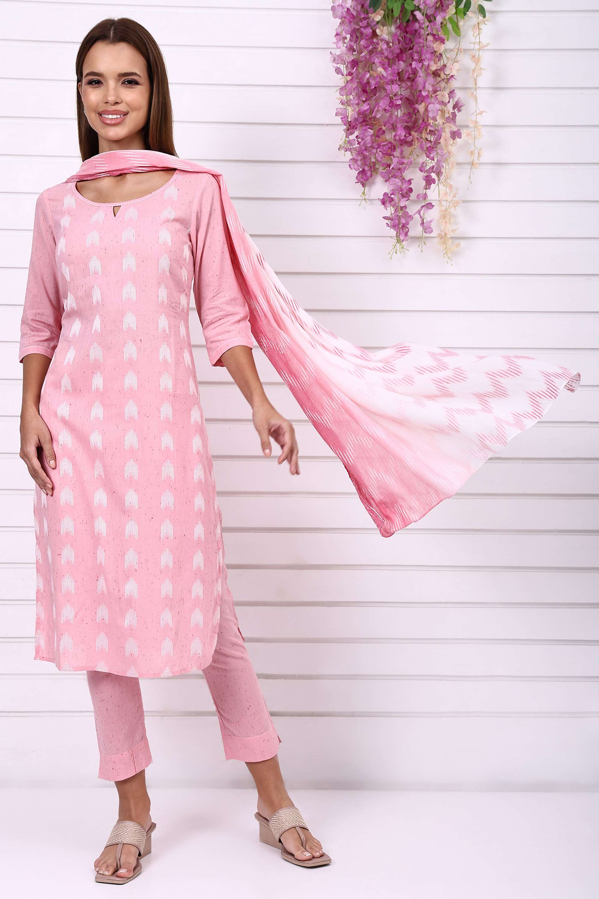Geometric-Print-Round-Neck-Viscose-Women-Kurta-with-Pant